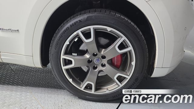 Maserati Levante из Кореи Encar