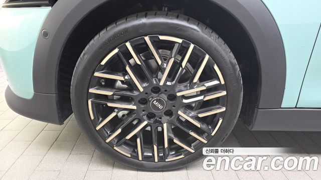 Mini Cooper 5 Door Favoured — пробег 4 438 км — фото 5 из 5