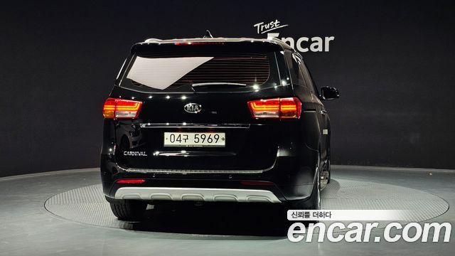 Kia Carnival из Кореи Encar