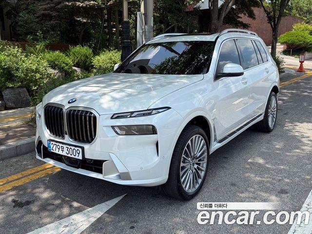 BMW X7 xDrive 40i Design Pure Excellence 6-Seater — пробег 7 056 км — фото 1 из 5