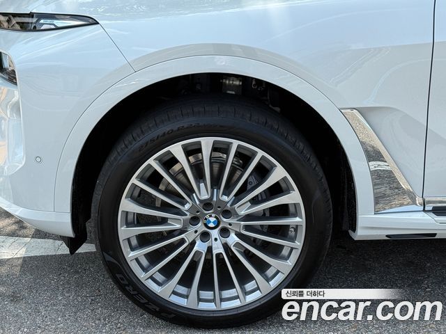 BMW X7 xDrive 40i Design Pure Excellence 6-Seater — пробег 7 056 км — фото 5 из 5