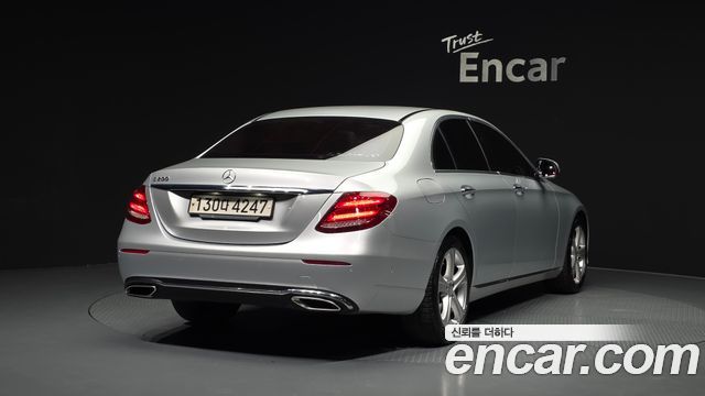 Mercedes-Benz E-Class из Кореи Encar