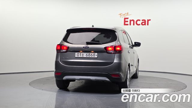 Kia Carens из Кореи Encar