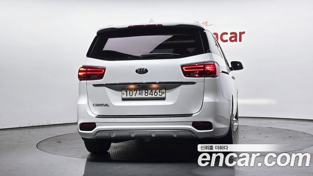Kia Carnival из Кореи Encar