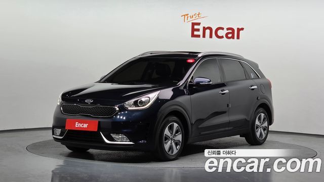 Kia Niro Prestige — пробег 80 773 км — фото 1 из 5