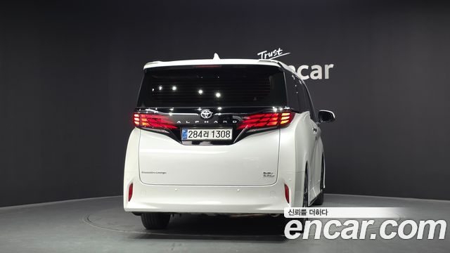 Toyota Alphard 2.5 HEV Executive AWD — пробег 8 190 км — фото 4 из 5