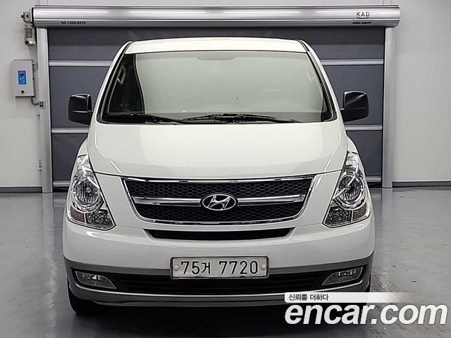 Hyundai Starex 11-Seater Wagon HVX VIP PACK — пробег 86 780 км — фото 2 из 5
