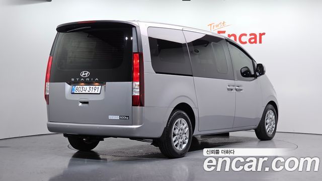 Hyundai Staria Cargo 5-Seater Modern — пробег 23 350 км — фото 2 из 5