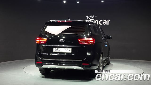 Kia Carnival из Кореи Encar