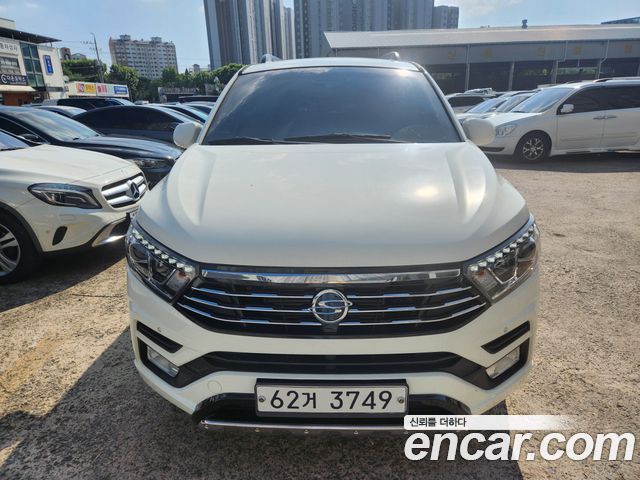 Ssangyong KORANDO 4WD Outdoor Edition 9-seater — пробег 156 965 км — фото 3 из 5