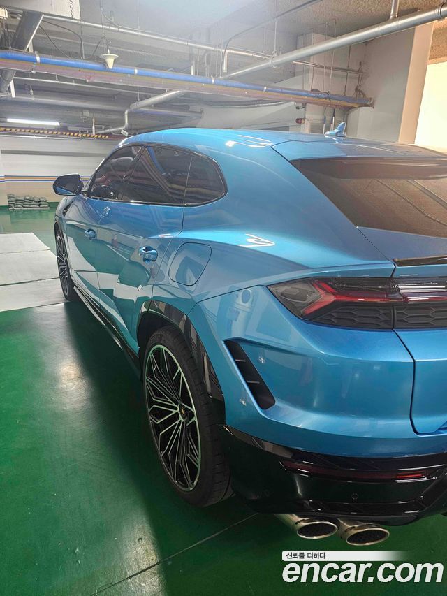Lamborghini Urus из Кореи Encar