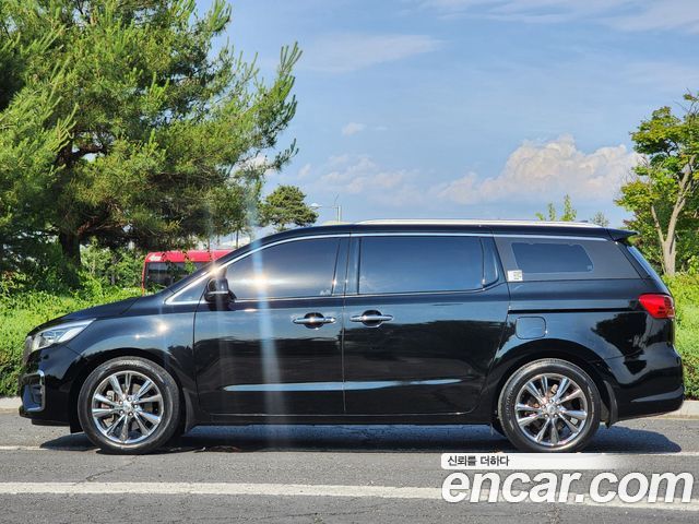 Kia Carnival из Кореи Encar