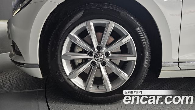 Volkswagen Passat 2.0 TDI — пробег 15 607 км — фото 5 из 5