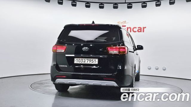 Kia Carnival из Кореи Encar