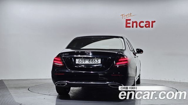 Mercedes-Benz E-Class из Кореи Encar