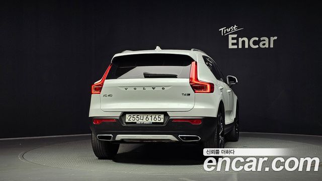 Volvo XC40 T4 Inscription — пробег 30 605 км — фото 4 из 5