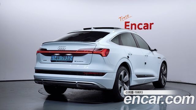 Audi e-tron 55 Quattro Sportback — пробег 151 664 км — фото 2 из 5