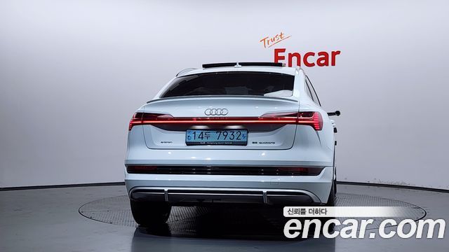 Audi e-tron 55 Quattro Sportback — пробег 151 664 км — фото 4 из 5