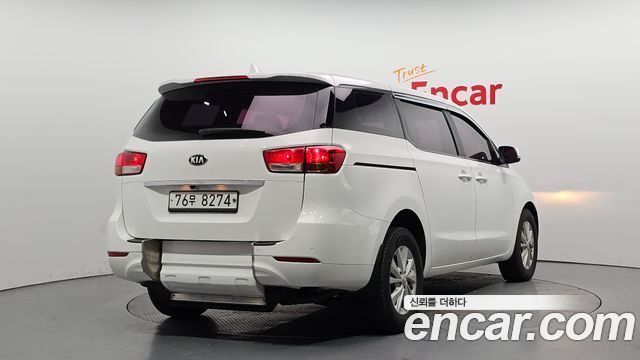 Kia Carnival 11-seater Deluxe — пробег 291 026 км — фото 2 из 5