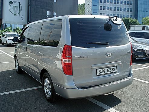 Hyundai Starex Van 5-Seater Smart — пробег 175 220 км — фото 2 из 5