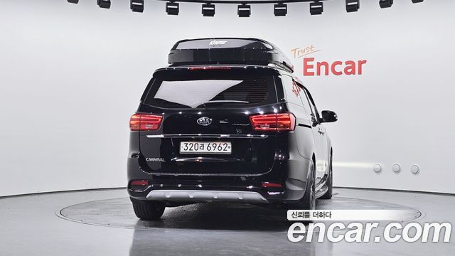Kia Carnival из Кореи Encar