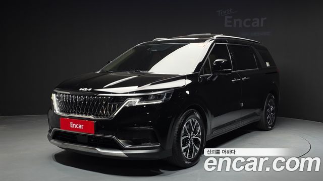 Kia Carnival Gasoline 11-Seater Signature — пробег 67 082 км — фото 1 из 5