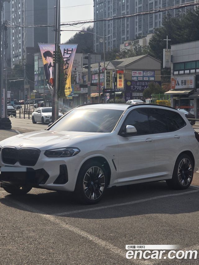 BMW iX3 M Sports — пробег 16 000 км — фото 1 из 5