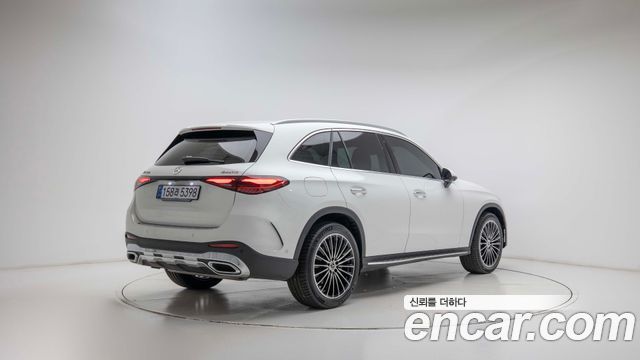 Mercedes-Benz GLC-Class GLC300 4MATIC AMG Line — пробег 5 241 км — фото 2 из 5