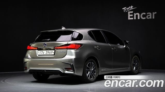 Lexus CT200h из Кореи Encar