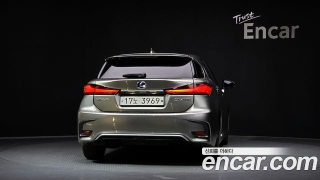 Lexus CT200h из Кореи Encar