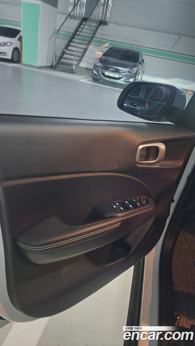 Hyundai Venue 1,6 Premium — пробег 6 966 км — фото 5 из 5