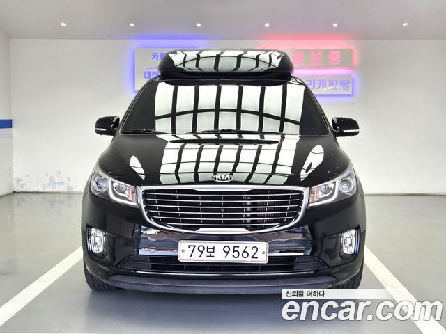 Kia Carnival 11-seater Hi-Limousine Prestige — пробег 117 000 км — фото 2 из 5