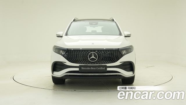 Mercedes-Benz EQB EQB300 4MATIC AMG Line — пробег 4 337 км — фото 3 из 5