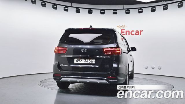 Kia Carnival из Кореи Encar