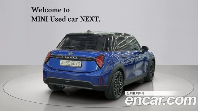 Mini Cooper 5 Door Favoured — пробег 4 049 км — фото 3 из 5