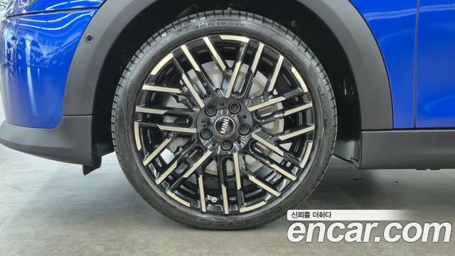 Mini Cooper 5 Door Favoured — пробег 4 049 км — фото 5 из 5