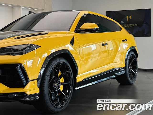 Lamborghini Urus из Кореи Encar