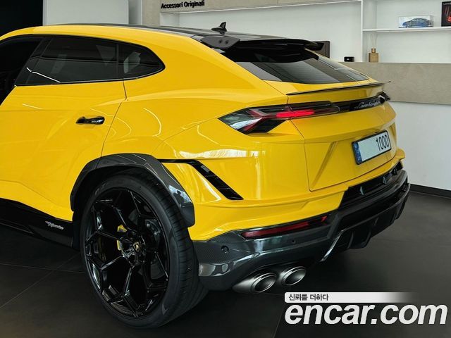 Lamborghini Urus из Кореи Encar