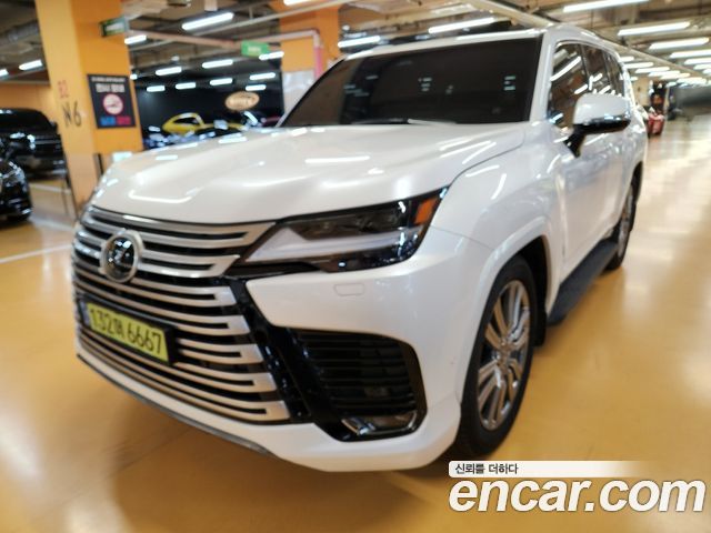 Lexus LX 700h VIP — пробег 21 000 км — фото 2 из 5