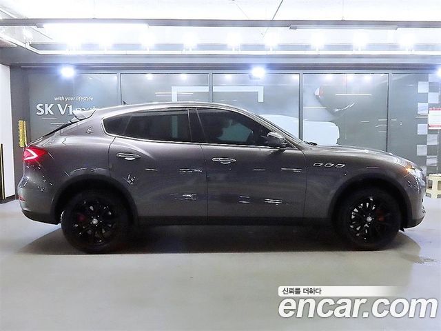 Maserati Levante из Кореи Encar