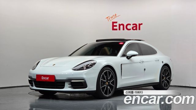 Porsche Panamera 3.0 AWD — пробег 70 900 км — фото 1 из 5