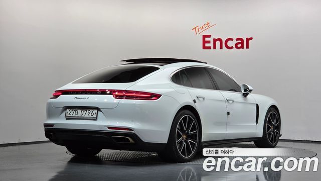 Porsche Panamera 3.0 AWD — пробег 70 900 км — фото 2 из 5