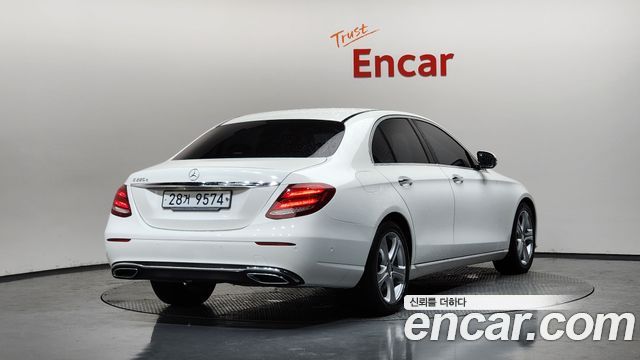 Mercedes-Benz E-Class из Кореи Encar