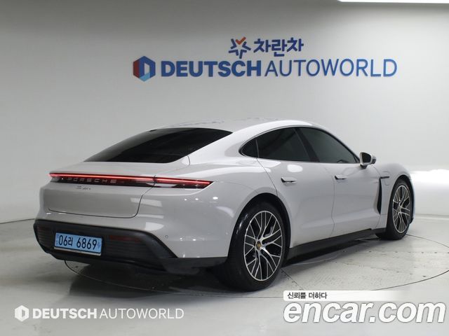 Porsche Taycan из Кореи Encar