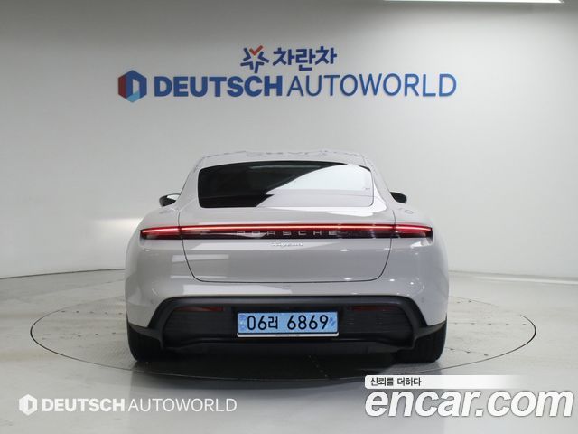 Porsche Taycan из Кореи Encar
