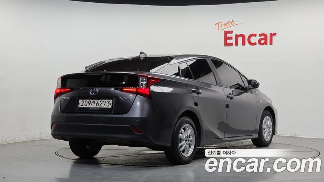 Toyota Prius 1.8 E — пробег 89 660 км — фото 2 из 5