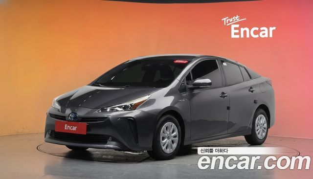 Toyota Prius 1.8 E — пробег 89 660 км — фото 1 из 5