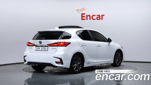 Lexus CT200h из Кореи Encar