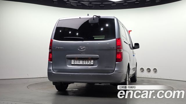 Hyundai Starex Van 3-Seater Smart — пробег 208 855 км — фото 4 из 5