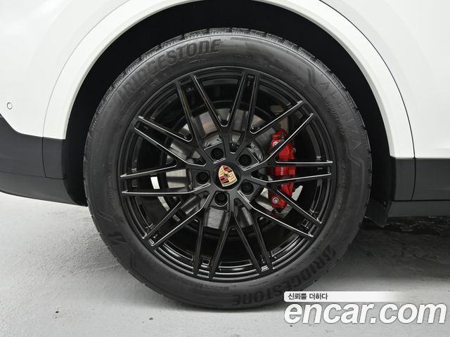 Porsche Cayenne 3.0 S E-Hybrid — пробег 16 670 км — фото 5 из 5